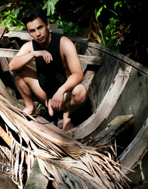 MAN-OMG-7---JOEY-RAINING-BOY